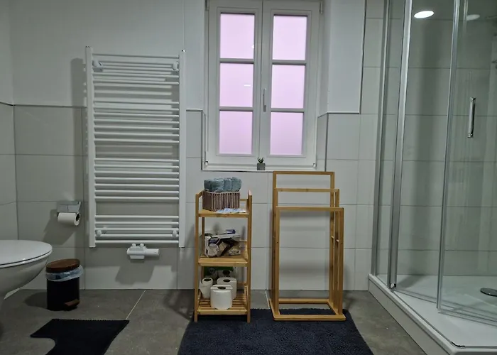 Dreibettzimmer mit Gemeinschaftsbad und Küche Großenbach