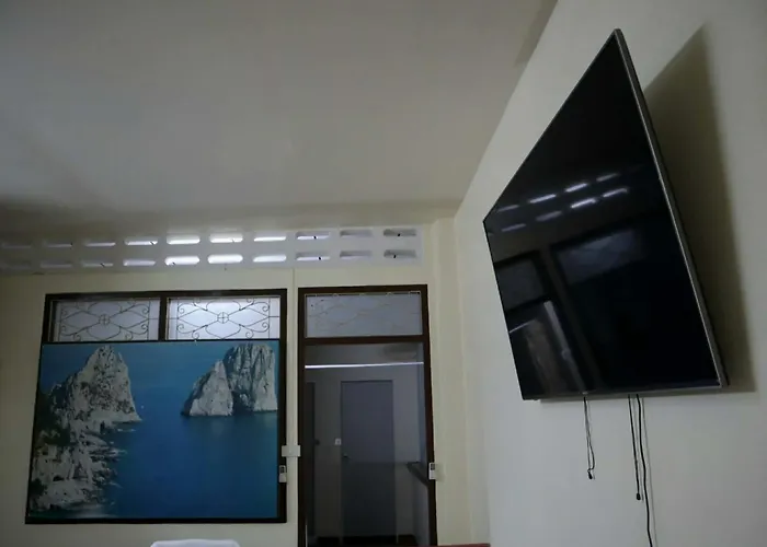 Hom'S Hostel