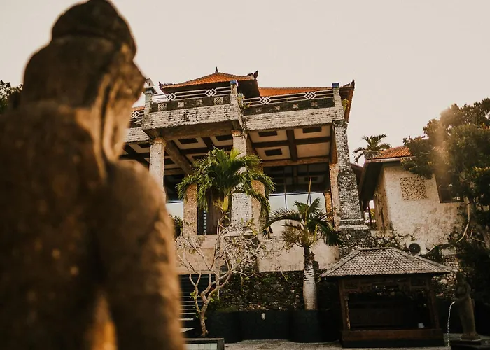 Uluwatu Mansion Hostel