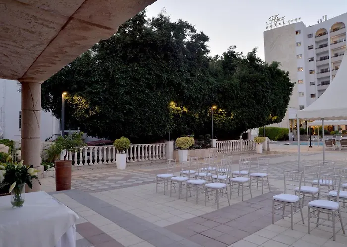 Ajax Hotel