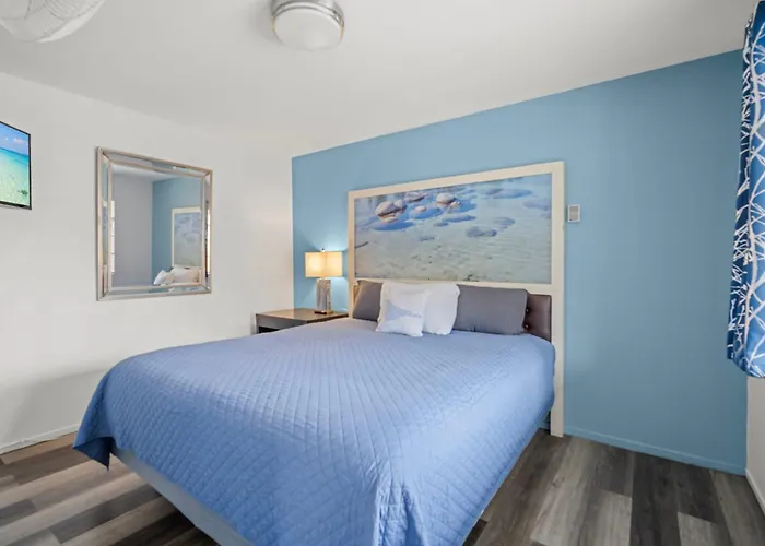 Bluebird Day Inn & Suites