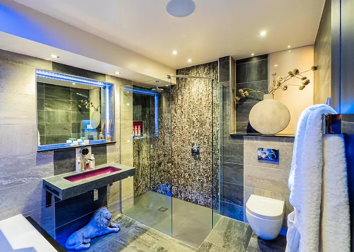 Church Suites By The Cranleigh Boutique
