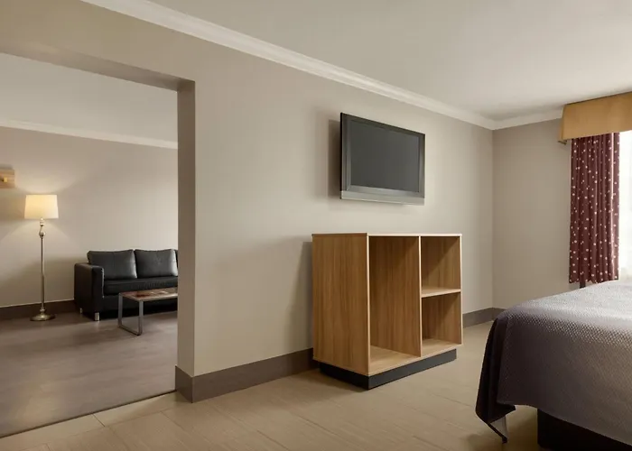 Super 8 By Wyndham Meadowlands