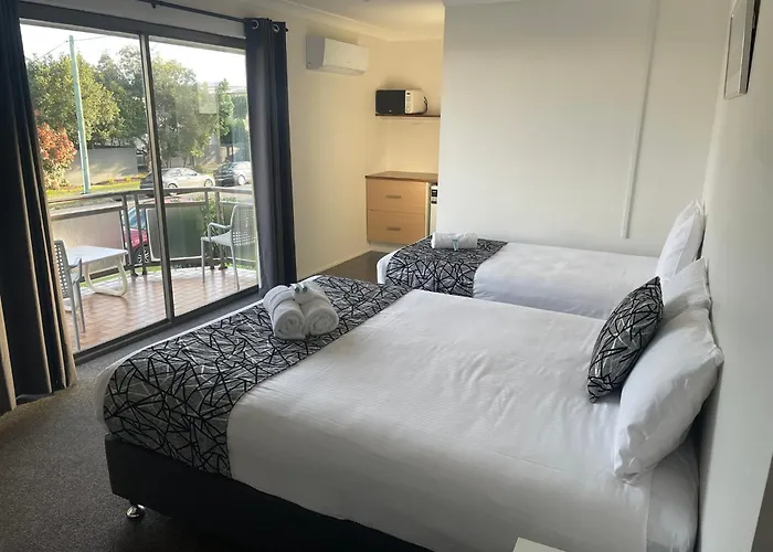 Coastal Bay Motel
