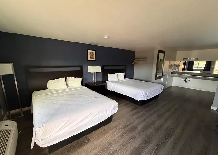 Travelodge By Wyndham Hemet Ca