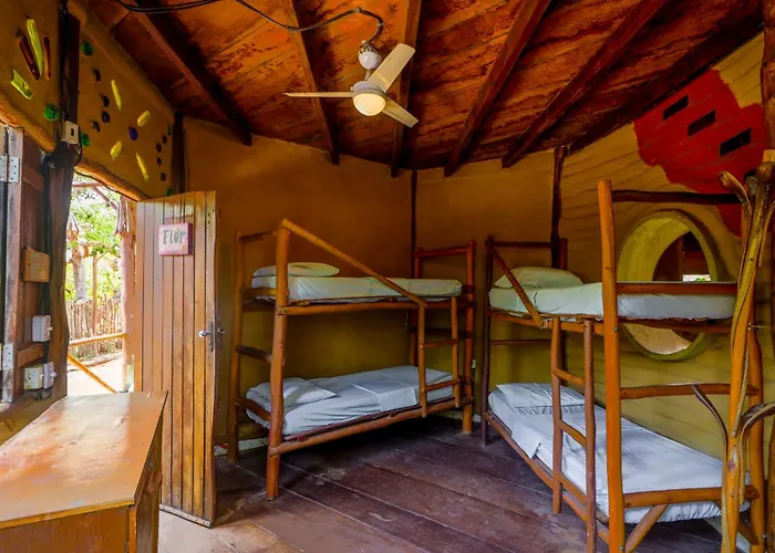 Raízes Eco Hostel
