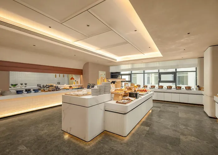 Atour Hotel Weihai City Center