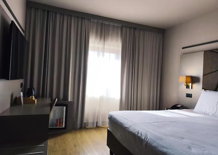 Dc Hotel International