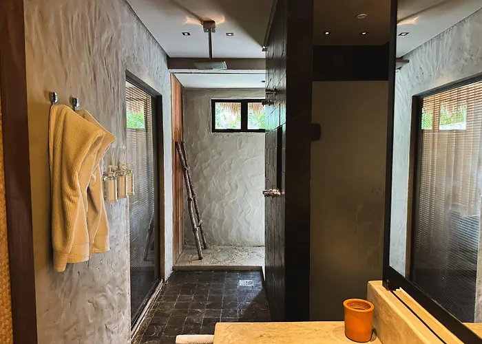 Makena Hotel
