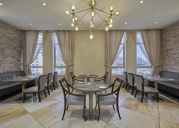Wirgan Al Noor, Tapestry Collection By Hilton