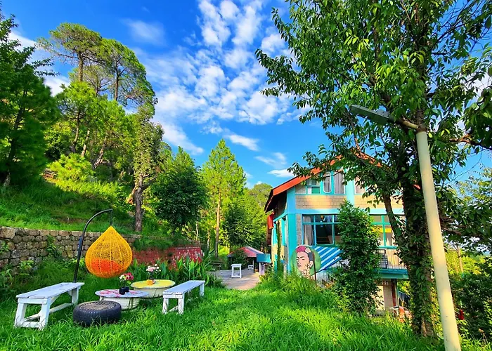 Vibe Hostel Naddi - Near Dal Lake