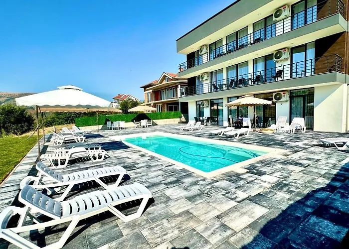Lakeview Apartments