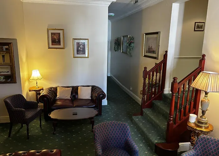 Roselawn Hotel