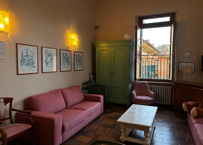 Protezione Della Giovane - Female Hostel