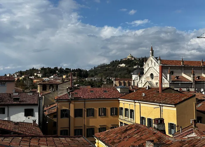 Protezione Della Giovane - Female Hostel