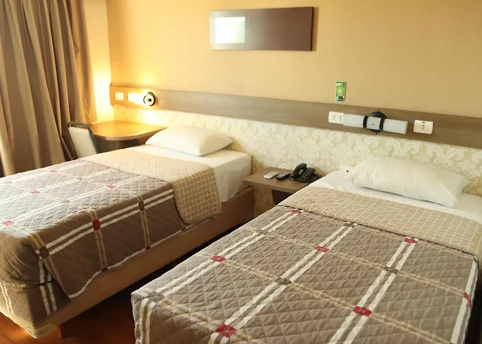 Hotel 10 Palmas