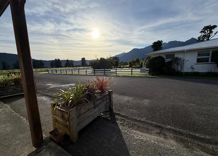 Mt Cook View Motel - Fox Glacier