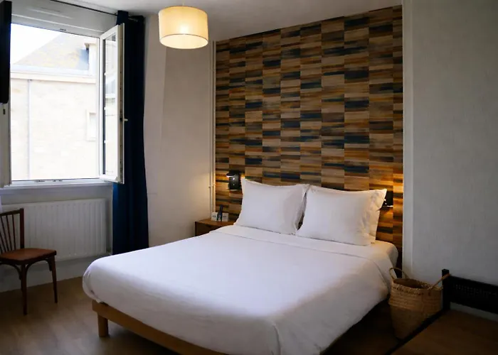 Hotel La Porte Saint Pierre-Logis Hotel Intra Muros Renove En 2026