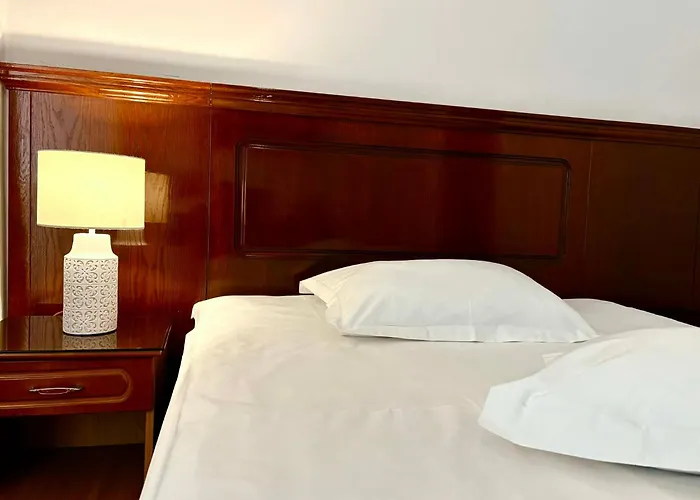 Hotel Emma Est