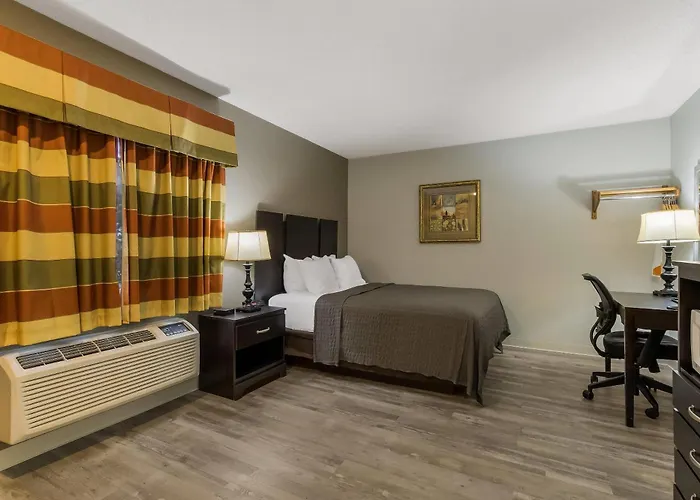Econo Lodge Inn & Suites Yankton