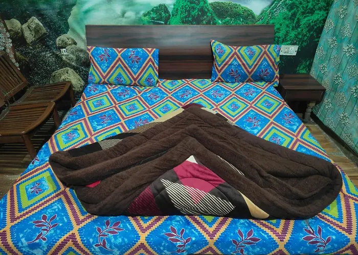 Hotel Jogi Guest House #####Family Hotel #Rooms Ac And Non Ac #Hot Water #Wifi #Power Backup #Lift #24 Hour Check-In-Out Time #900Meter From Golden Temple #500Meter From Railway Station Junction & Bus Stand #30Km From Wagha Border Attari