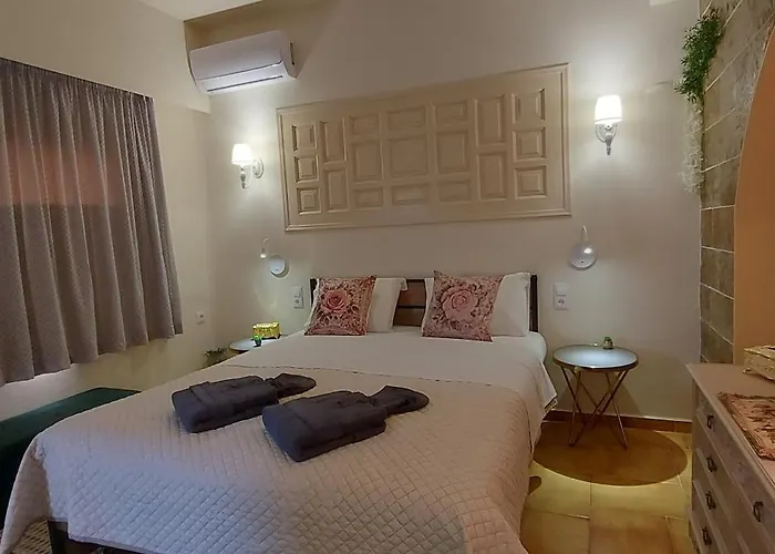 Tsaner Apartment And Rooms