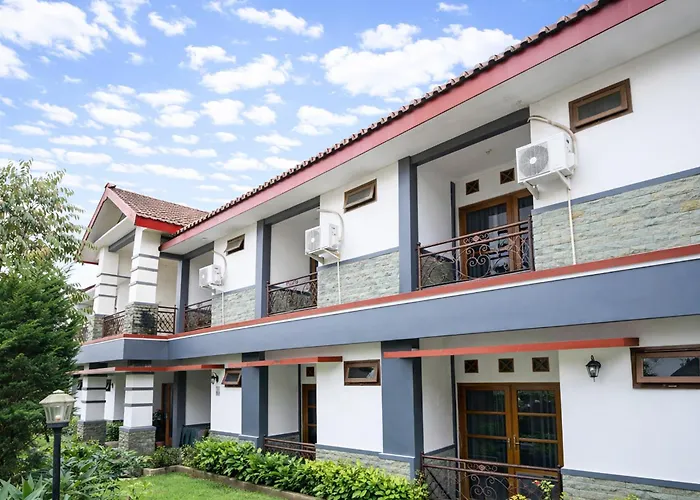 Tripletree Sinergi Hotel Tretes