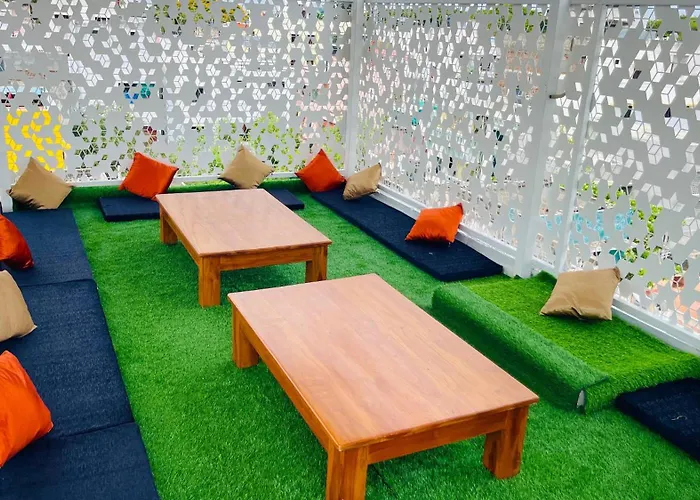 Bunk Hub Hostel