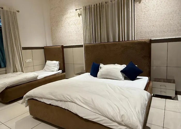 Primrose Hotel