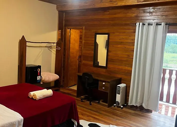 Hotel Rota do Corvo
