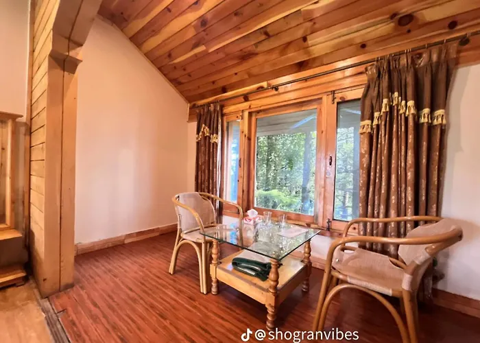 Pine Park Shogran Hotel And Resort