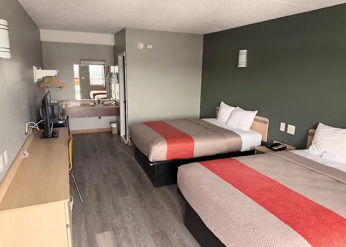 Red Carpet Inn And Suites - Philadelphia Maple Shade