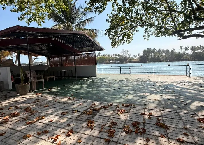 Santha House River View Stay