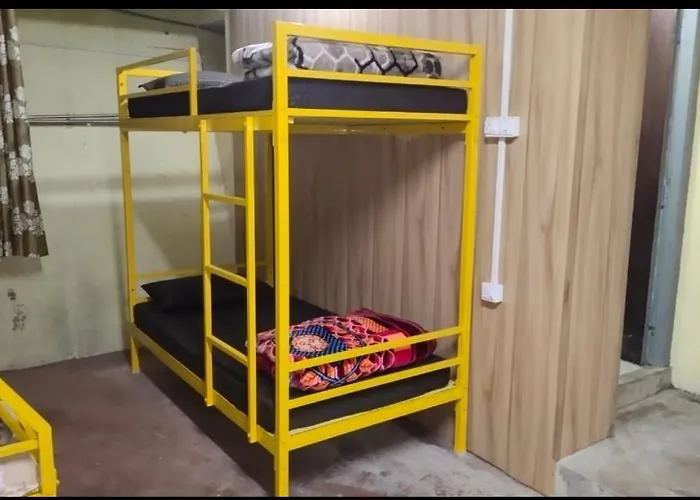 Hills Vacation Stay In Hostel