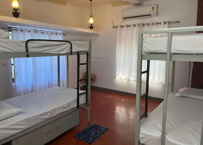 Taaraa Loca - Yoga , Spiritual N Dorms