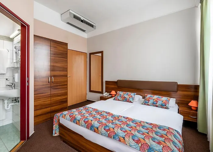 Star Hotel By Mellow Mood Hotels