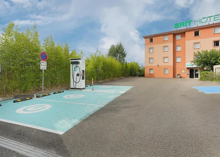 Brit Hotel Confort Montauban