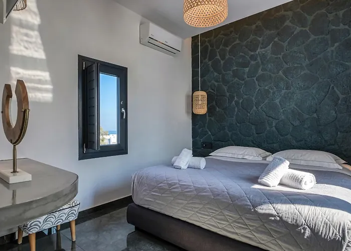 Oia Suites