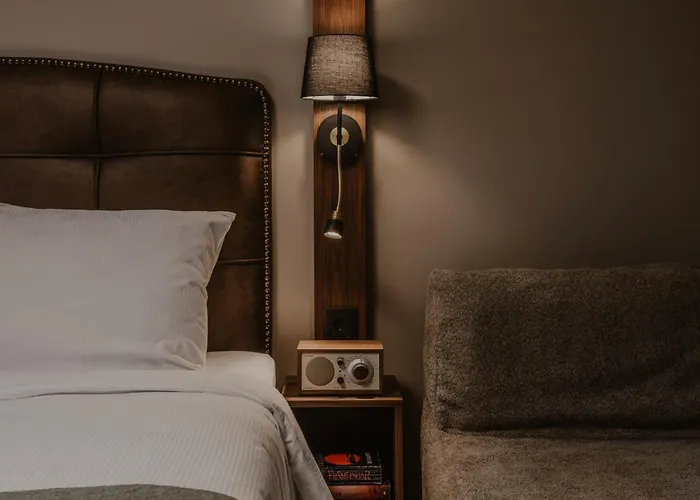 Home Hotel Bristol