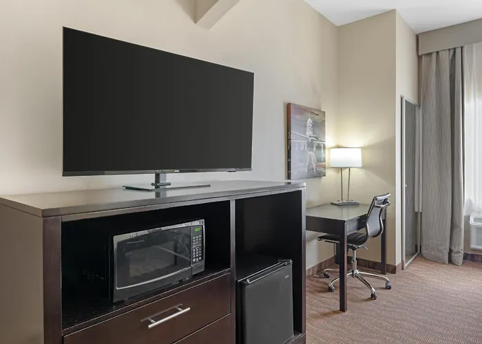 Best Western Plus Capital Inn