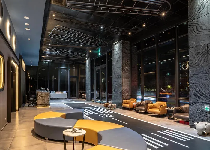 Explore Hotel
