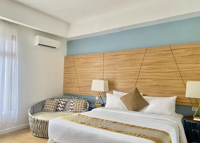 Ferra Hotel And Garden Suites