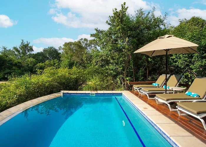 Kingfisher Creek Safari Lodge