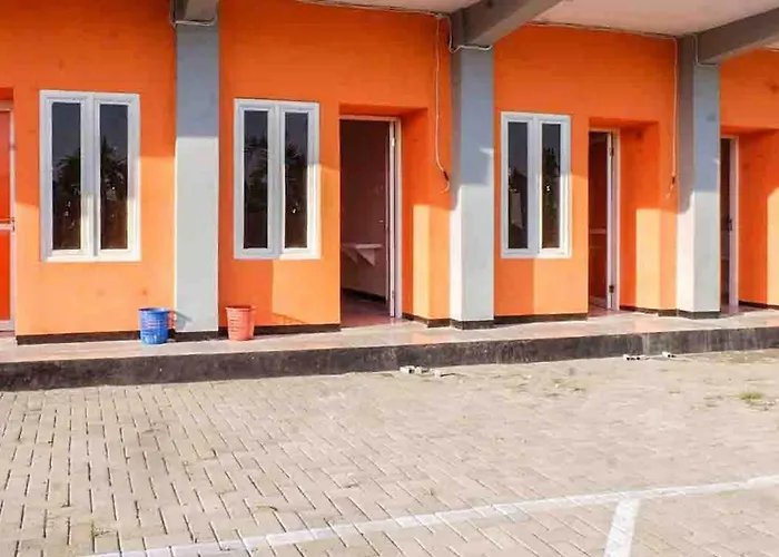 Artayya Puri 2 Near Alun Alun Caruban Mitra Reddoorz