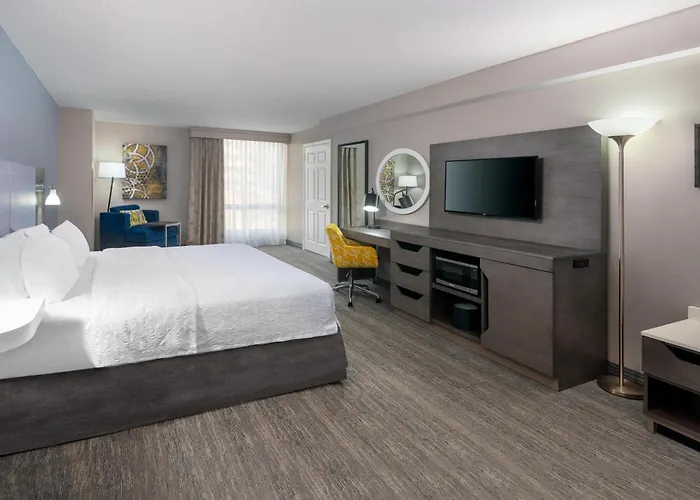 Hampton Inn & Suites Country Club Plaza
