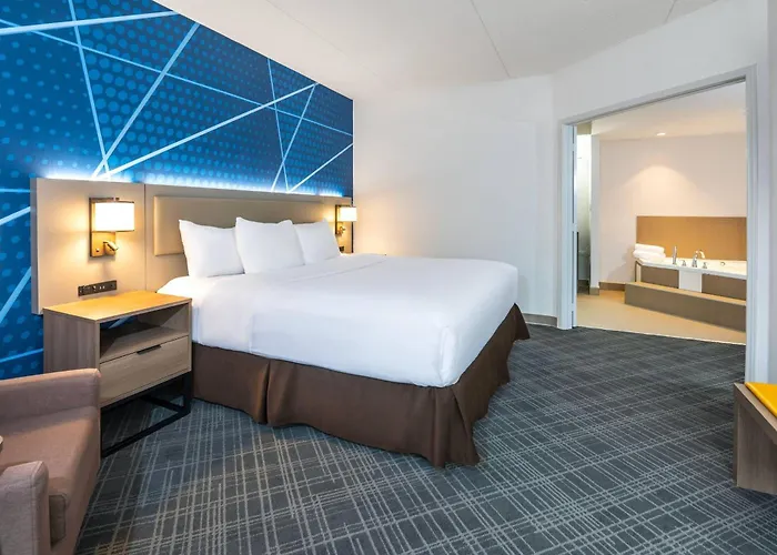 Comfort Inn & Suites Barrie - Highway 400