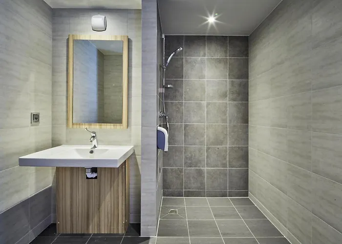 Kyriad Eco - Clermont Ferrand Estaing