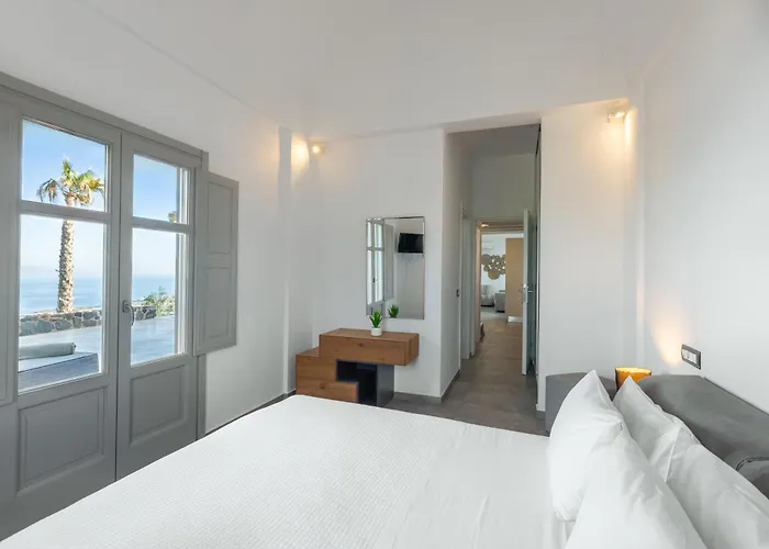 Theano Cave Suites & Villas