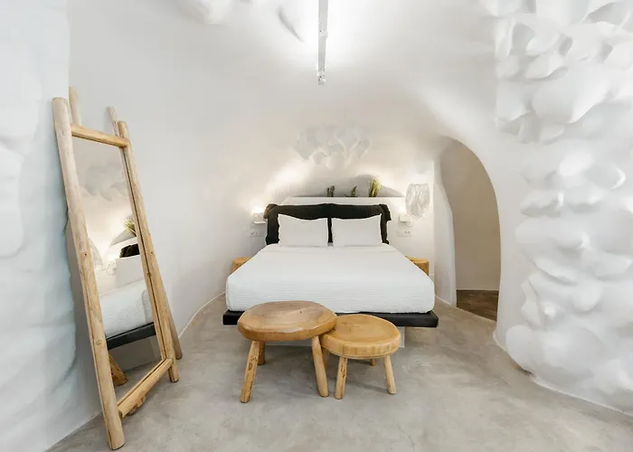 Theano Cave Suites & Villas