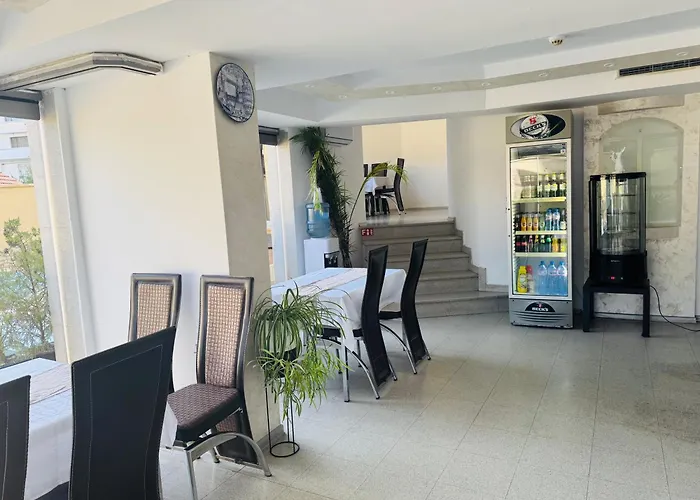 Хотел Дани